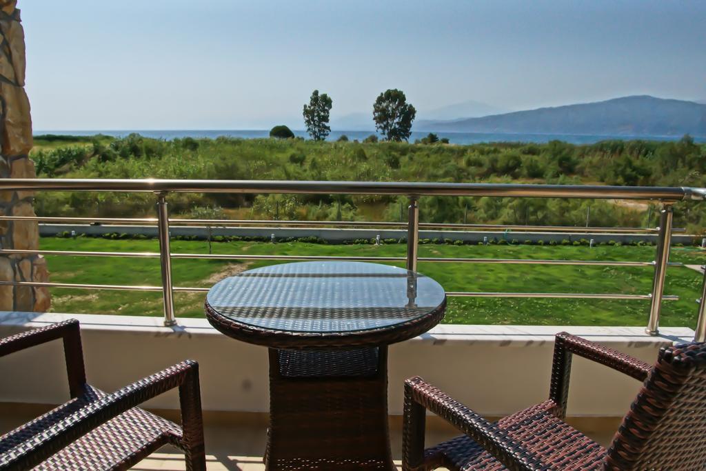 Cavos Fokidos Aparthotel Chiliadou  Exterior photo