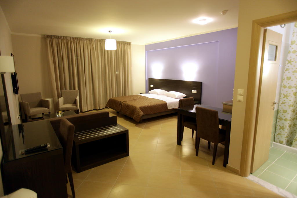 Cavos Fokidos Aparthotel Chiliadou  Room photo